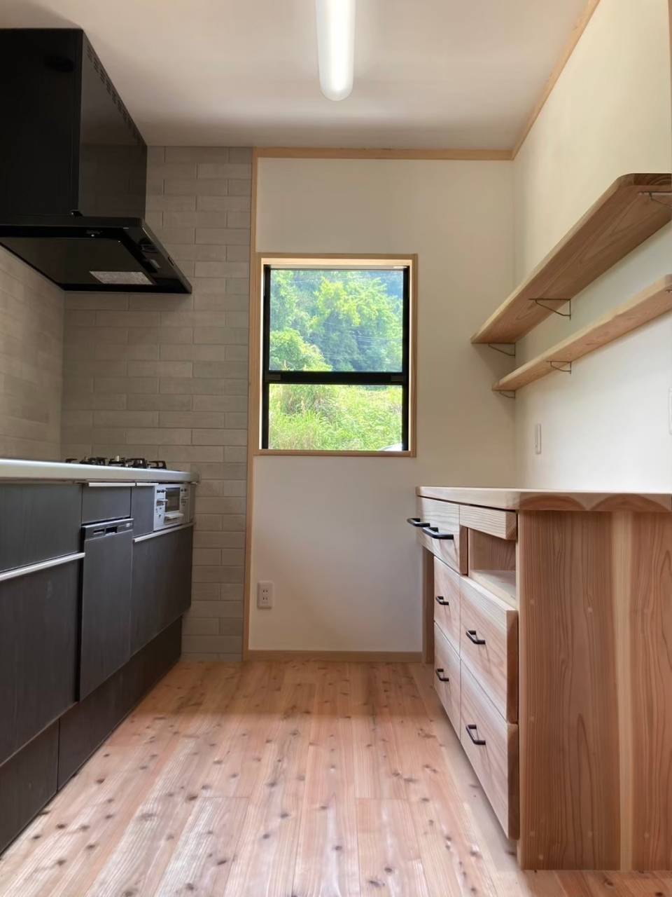 「木」と「ガルバリウム」<br />ナチュラルモダンな木の家