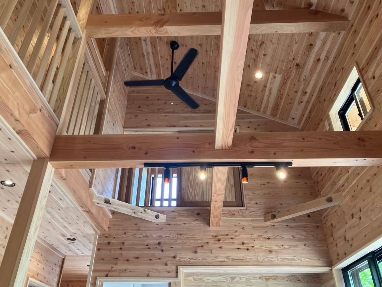 「木」と「ガルバリウム」<br />ナチュラルモダンな木の家