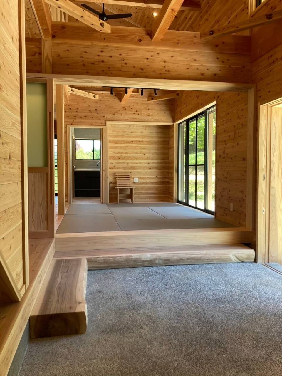 「木」と「ガルバリウム」<br />ナチュラルモダンな木の家