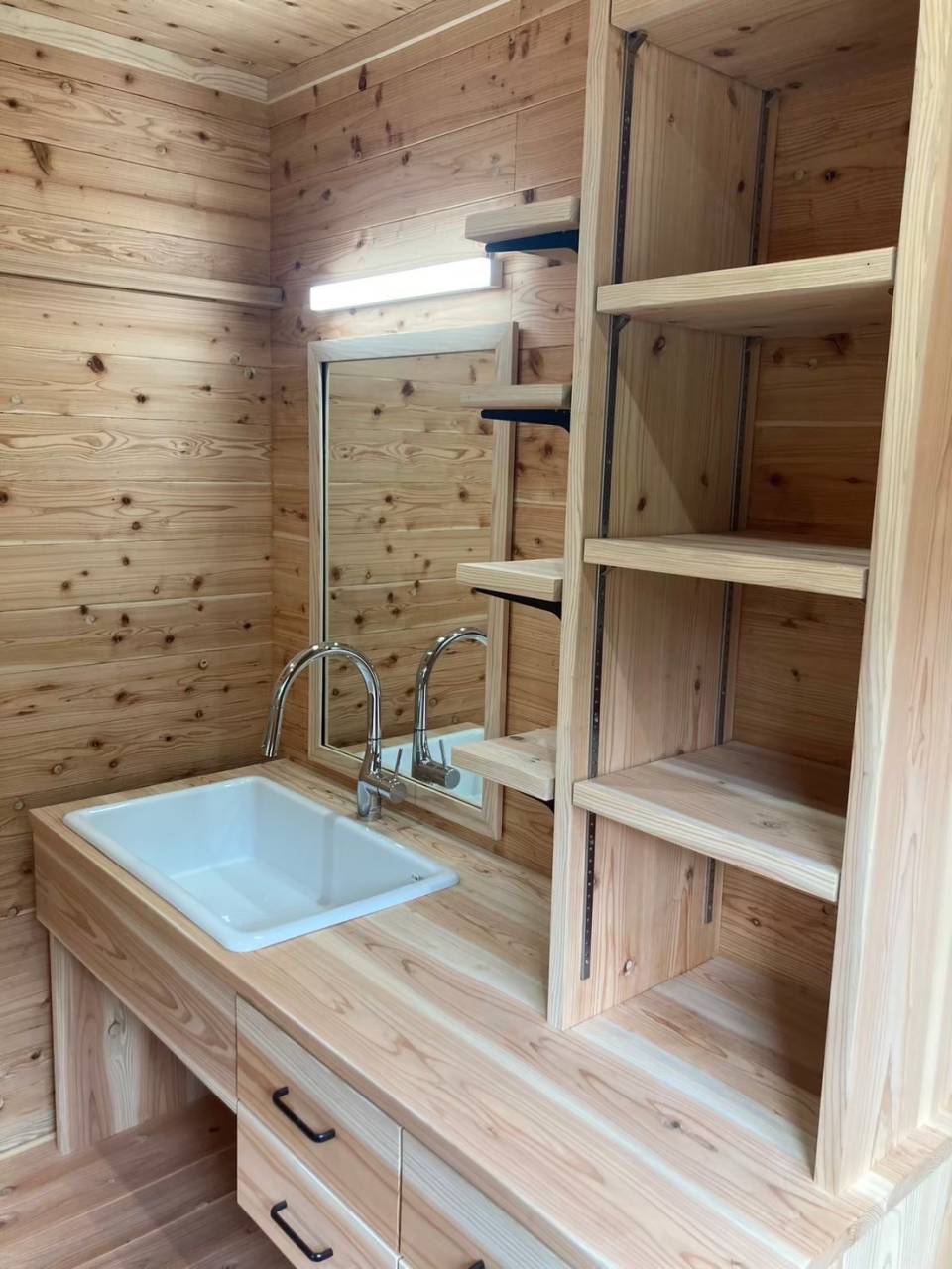 「木」と「ガルバリウム」<br />ナチュラルモダンな木の家