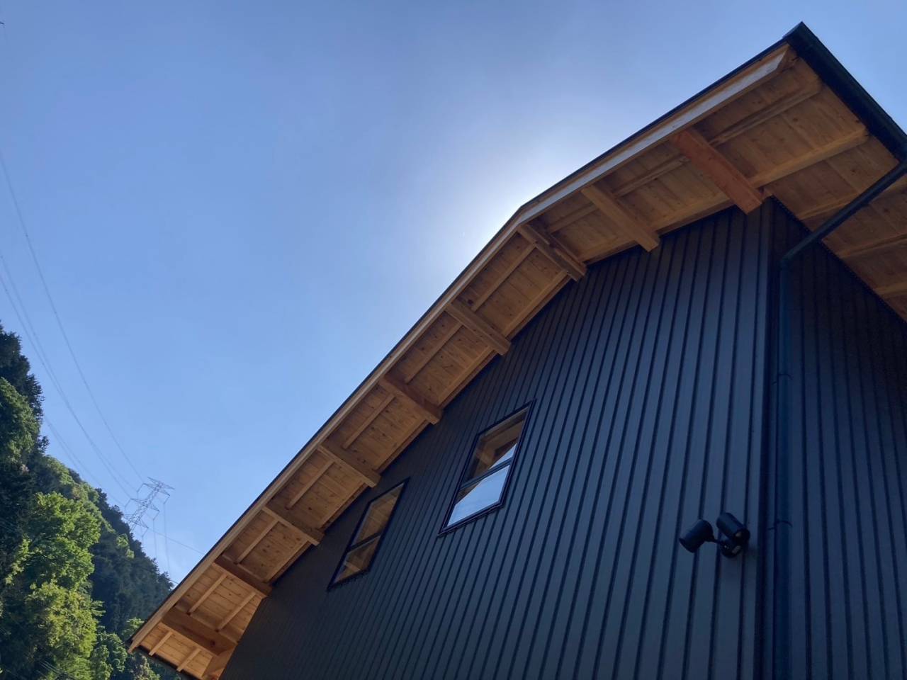 「木」と「ガルバリウム」<br />ナチュラルモダンな木の家