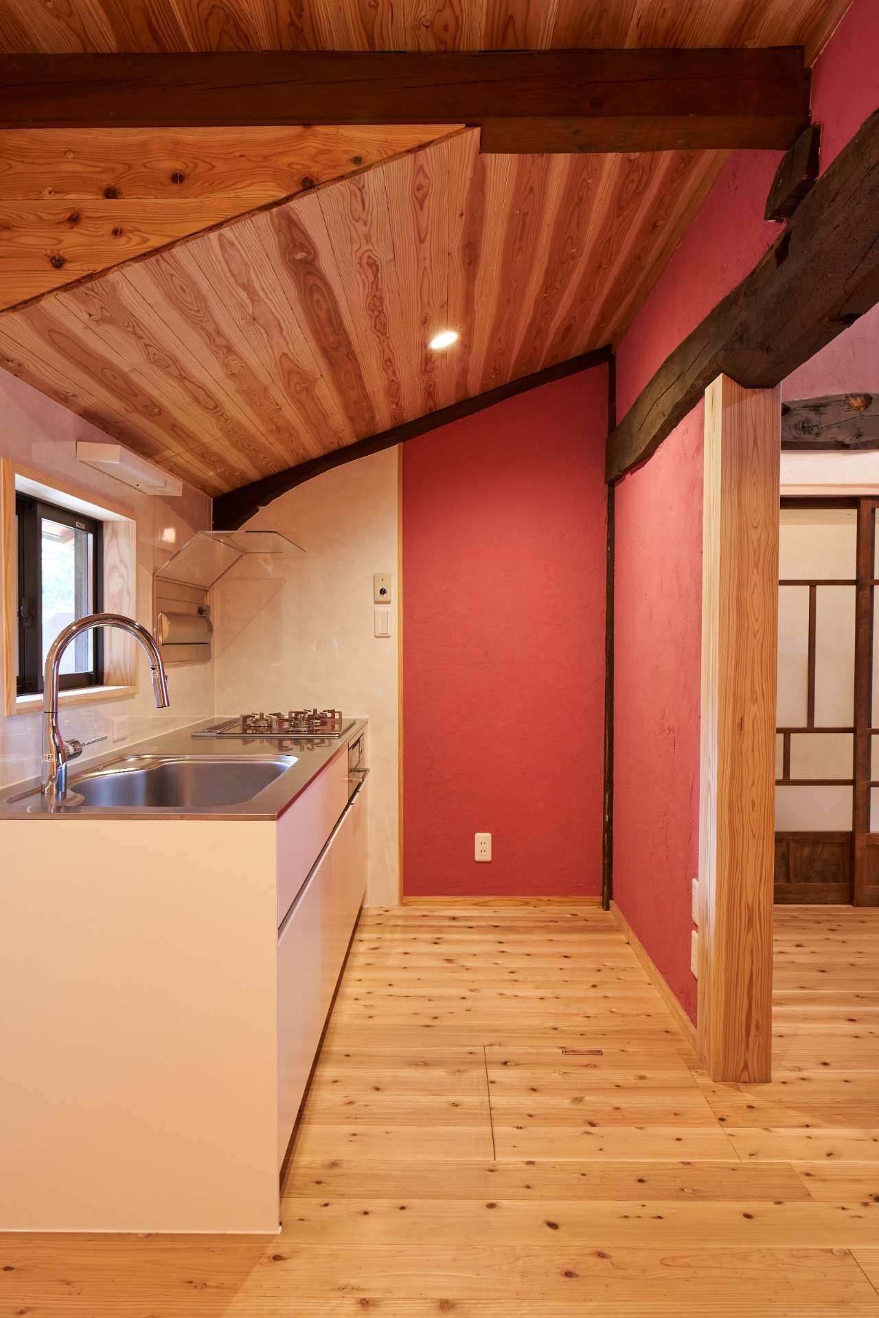 色が息づく。個性を纏った古民家