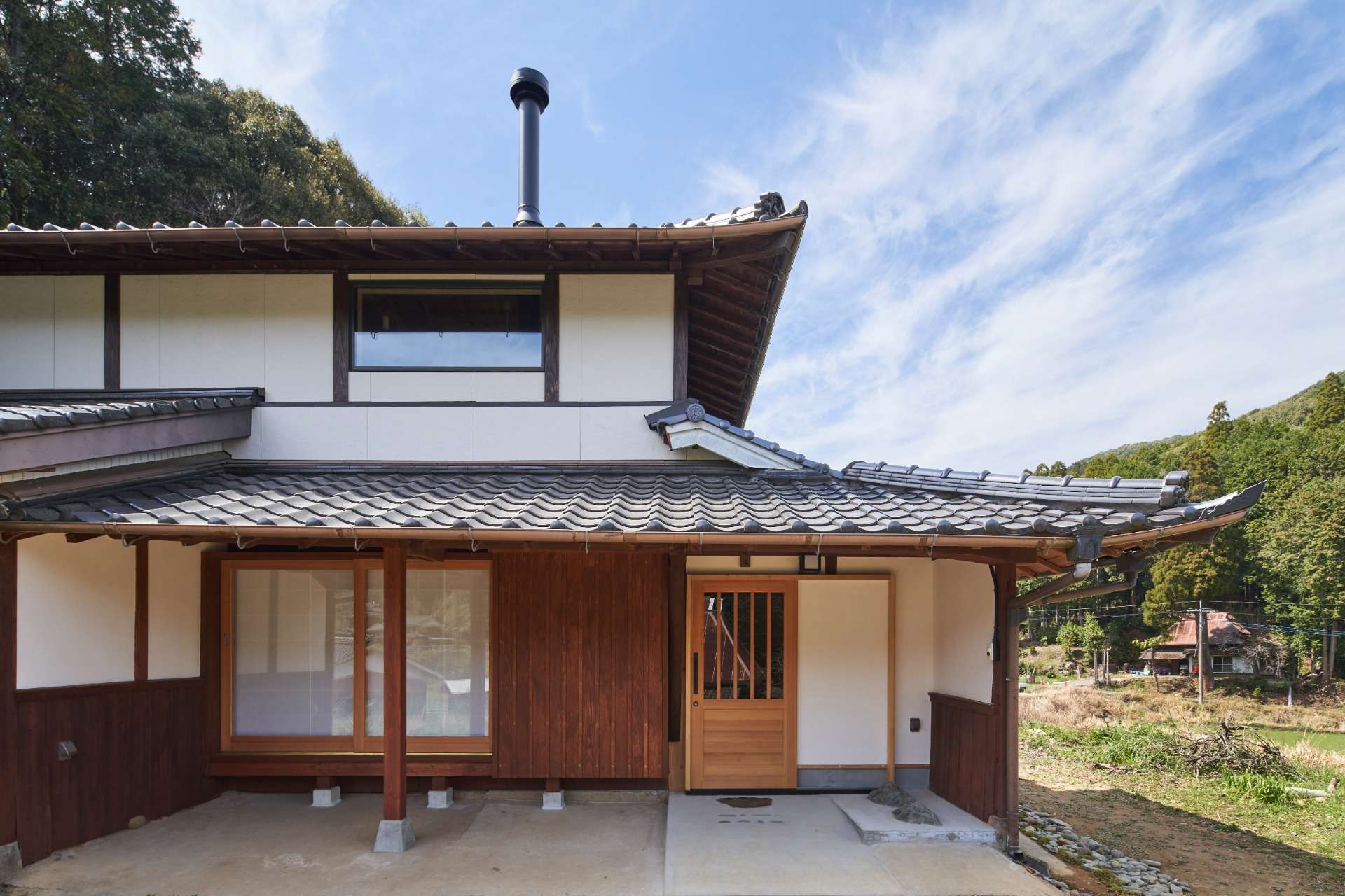 色が息づく。個性を纏った古民家