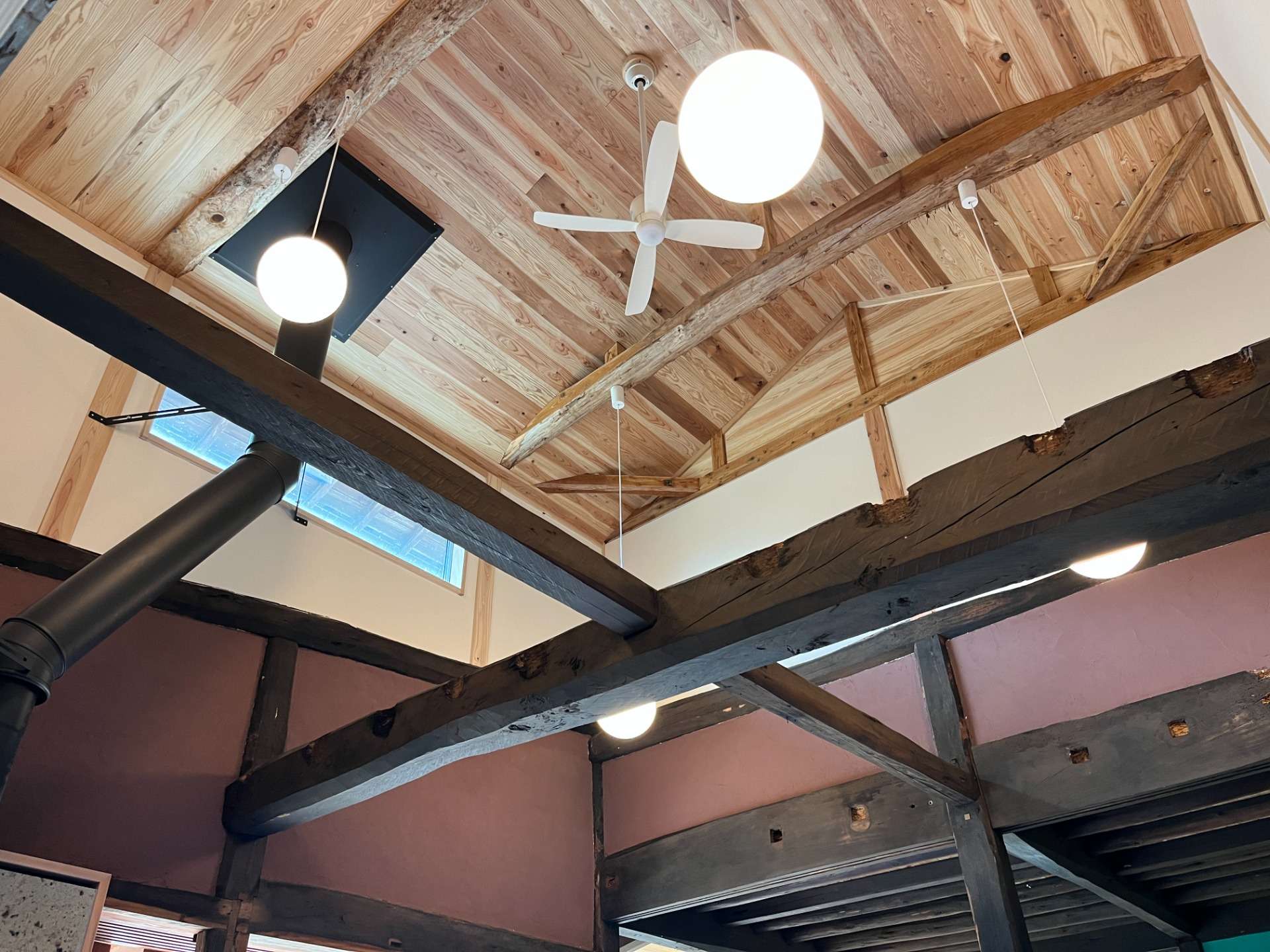 色が息づく。個性を纏った古民家