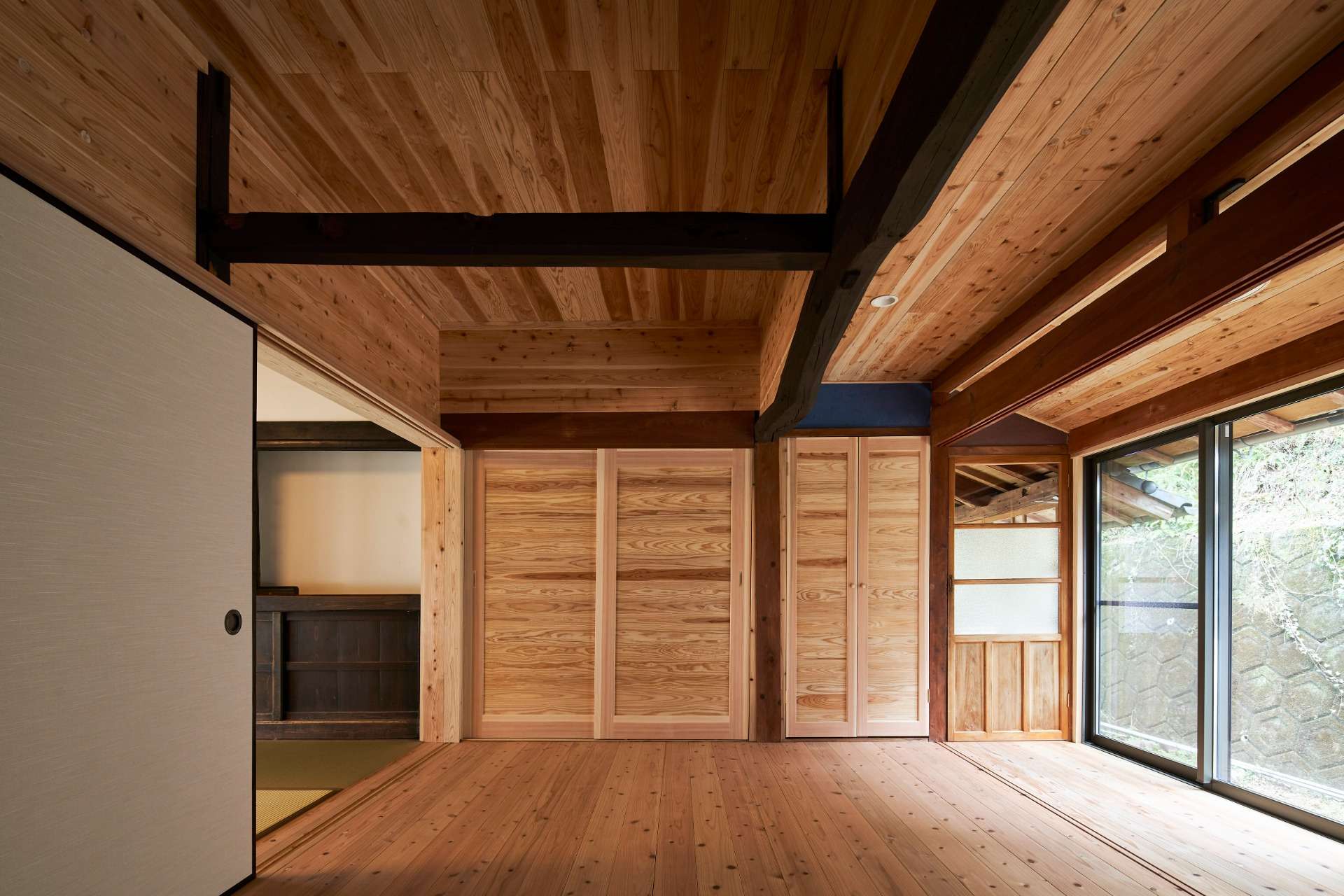 色が息づく。個性を纏った古民家