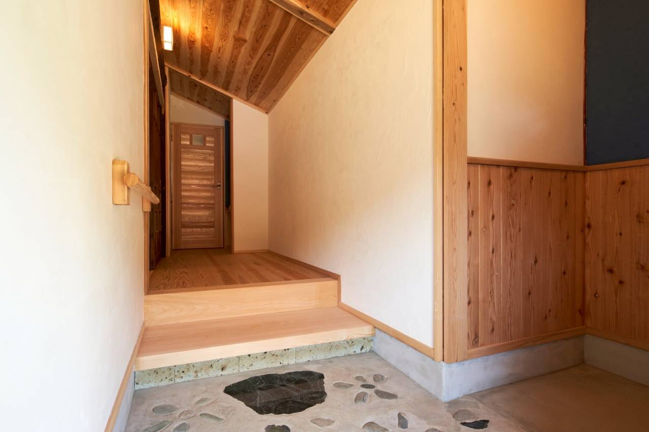 色が息づく。個性を纏った古民家