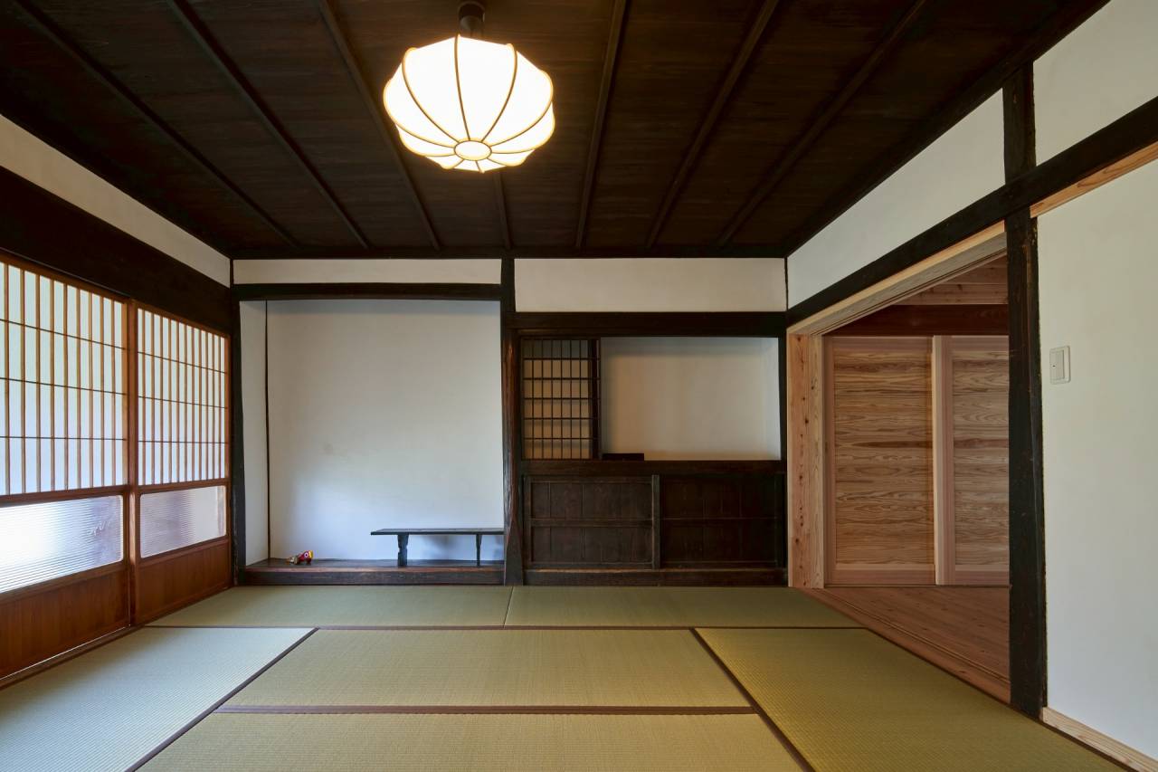 色が息づく。個性を纏った古民家