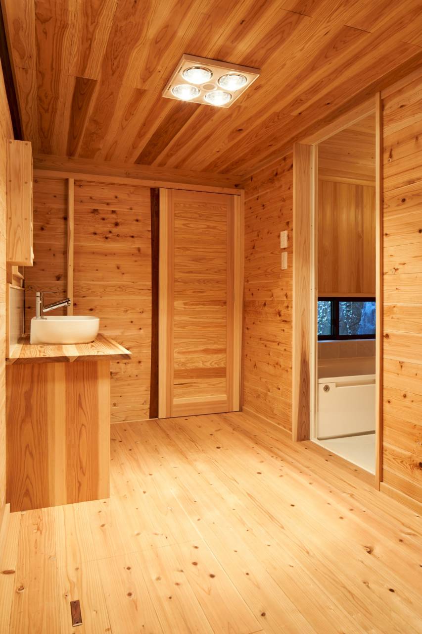 色が息づく。個性を纏った古民家